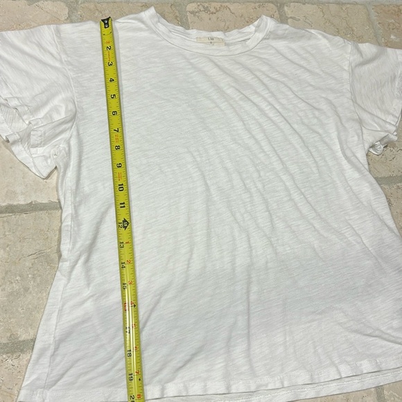 T La White flutter sleeve T-Shirt size XS - Picture 6 of 6